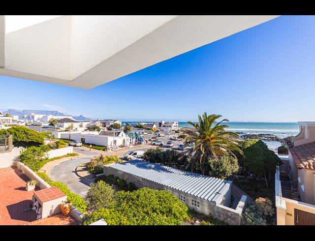 6 BEDROOM HOUSE FOR SALE IN BLOUBERGSTRAND